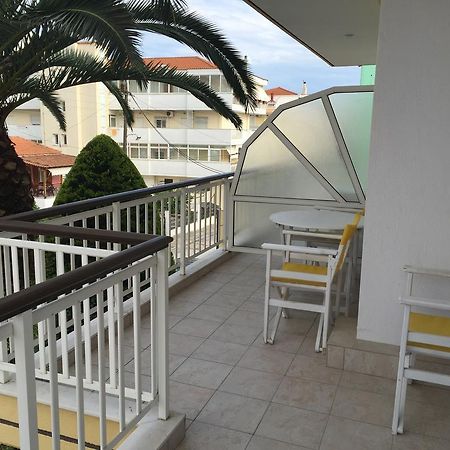 Iris Hotel Nea Kallikrateia Экстерьер фото