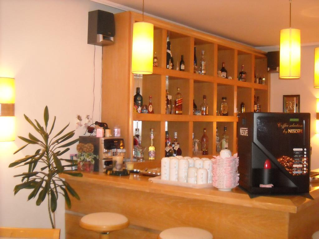 Iris Hotel Nea Kallikrateia Экстерьер фото