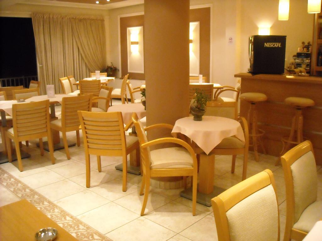 Iris Hotel Nea Kallikrateia Экстерьер фото