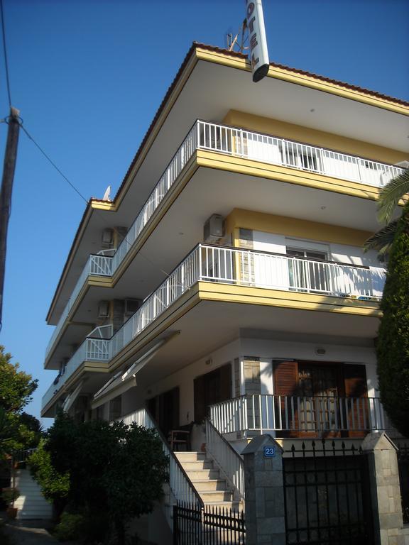 Iris Hotel Nea Kallikrateia Экстерьер фото