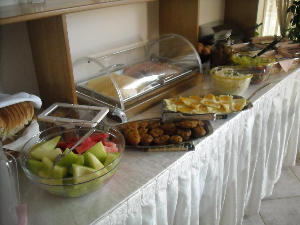 Iris Hotel Nea Kallikrateia Экстерьер фото