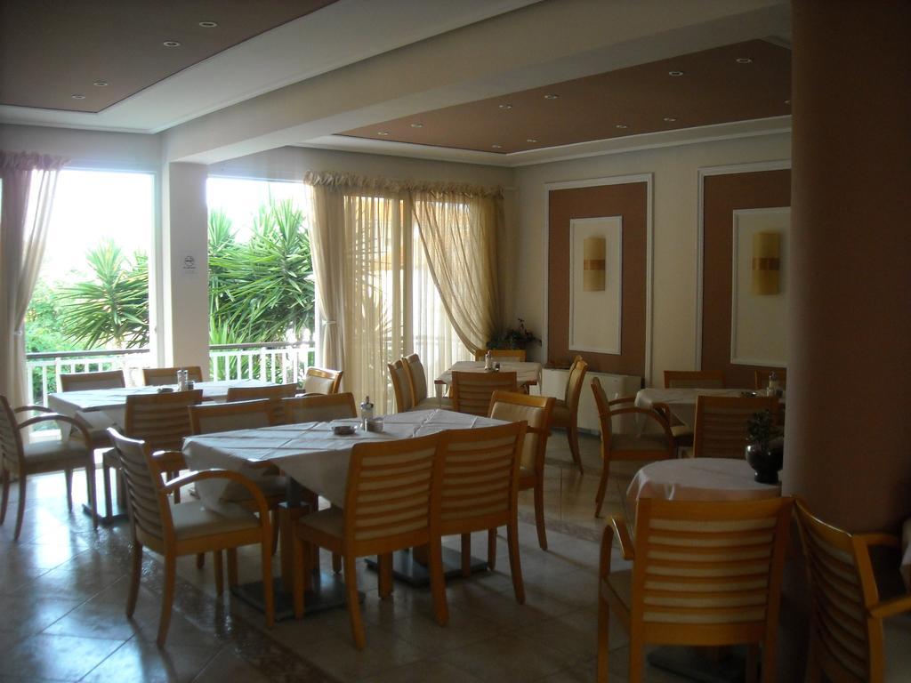 Iris Hotel Nea Kallikrateia Экстерьер фото