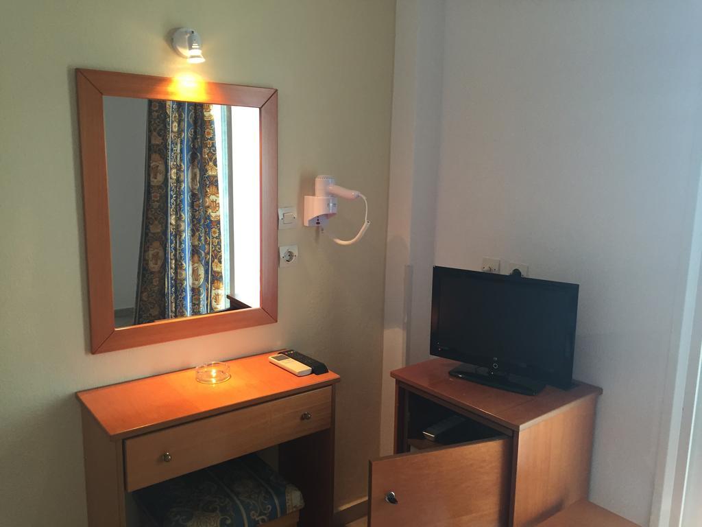 Iris Hotel Nea Kallikrateia Экстерьер фото