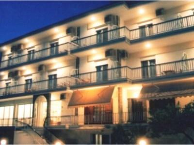 Iris Hotel Nea Kallikrateia Экстерьер фото