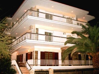 Iris Hotel Nea Kallikrateia Экстерьер фото